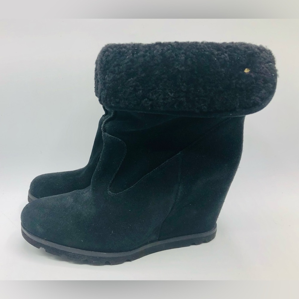 UGG Black Suede Shearling Wedge Boots Size 8 Foldover Cuff Warm Winter Cozy